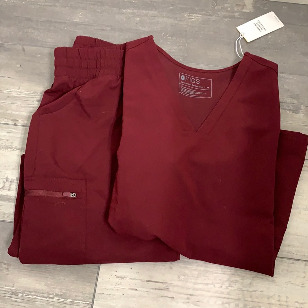 Women’s Figs scrub set. Limited edition Marroon